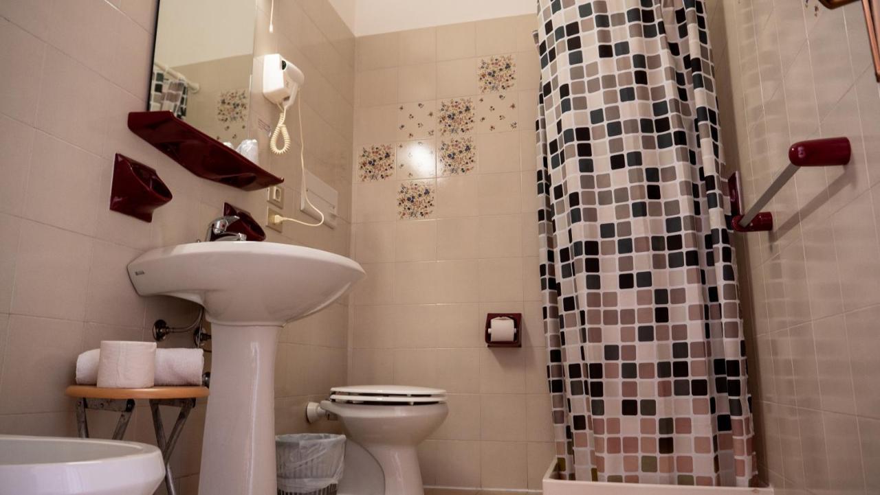 Albergo Tecla Lazise Exterior foto