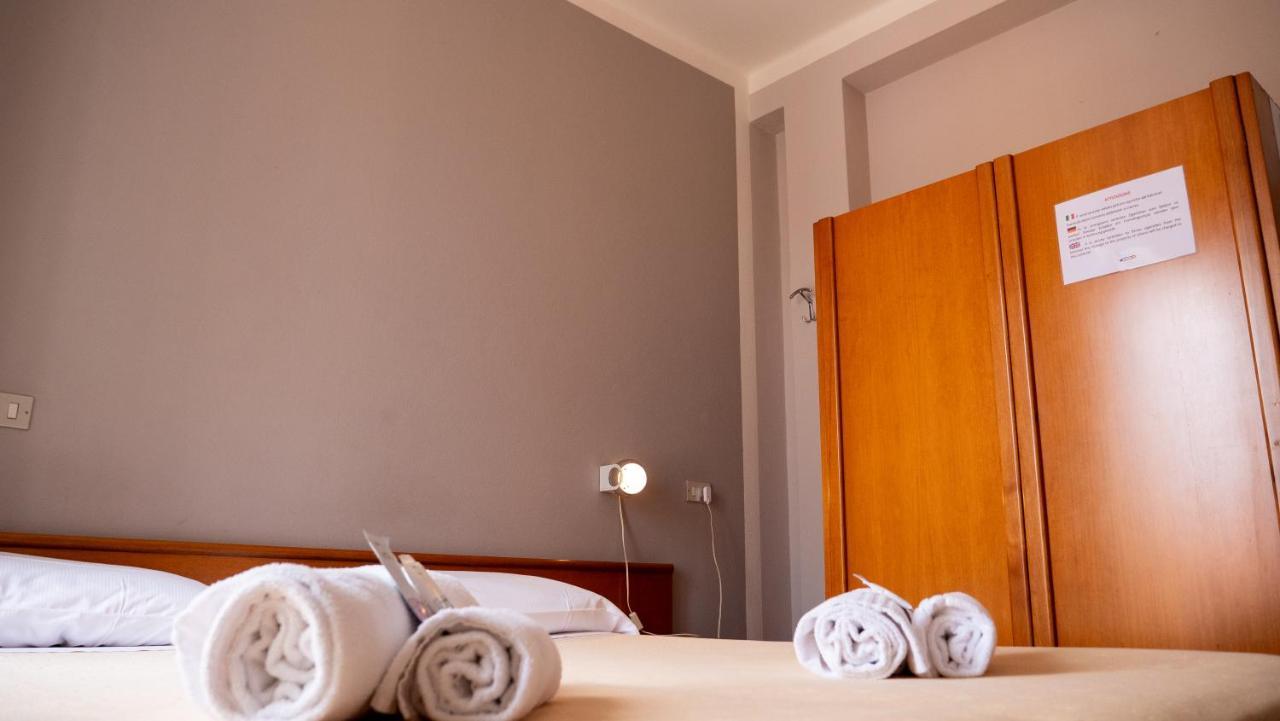 Albergo Tecla Lazise Exterior foto